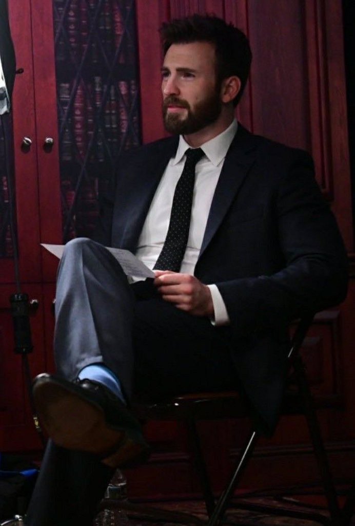 dailyandybarber's tweet photo. — chris evans really gives andy barber vibes here <3 https://t.co/3qLt7QCUnl