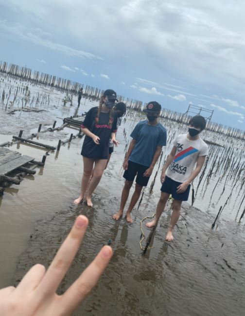 BrightonBangkok's tweet photo. On Sunday, some of our Sixth Form pupils - 'The Mangrove Teens' - planted more than 2,500 trees to protect our coastline,
The group would like to thank the Brighton community for the generous donations and participation in their recent fundraiser, which raised over 3,000 THB. https://t.co/V2eNeUsQ8A