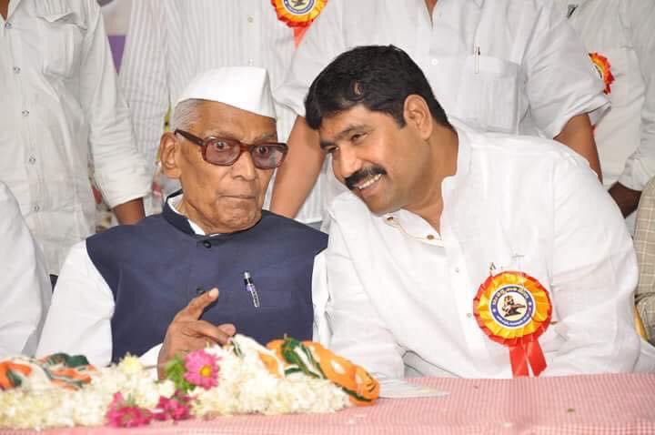 NChaganla's tweet photo. Konda Laxman Bapuji, a democrat and humanist to the core. Sri Bapuji has been a source of inspiration for me always my Guru my well-wisher will miss his presence 🙏🏻Remembering him on his 106th birth anniversary 🙏🏻 https://t.co/mdHiSiqsWe