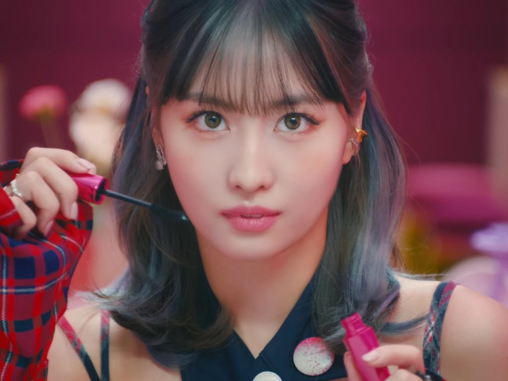 misamodaily's tweet photo. hirai momo from #TWICE. https://t.co/wY3W7HUwNn