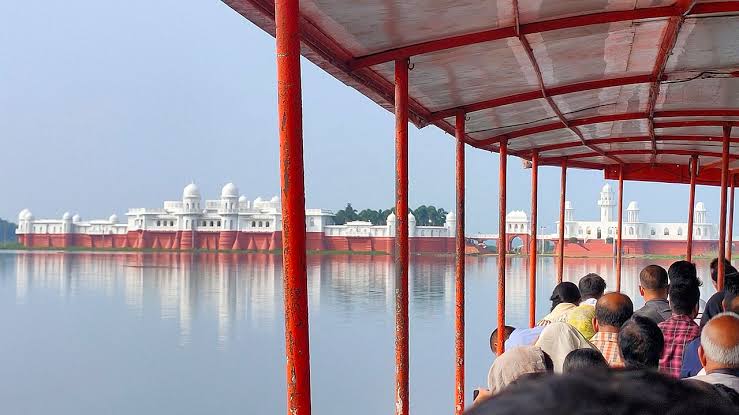CharchaShilpo's tweet photo. Happy #WorldTourismDay. 
I invite people from all over the world to come &amp; see the beauty of #Tripura ; the hidden gem of Northeast &amp; experience the hospitality of our people.
#VisitTripura
#IncredibleTripura #FTFMI #India https://t.co/qslHI9tVtk