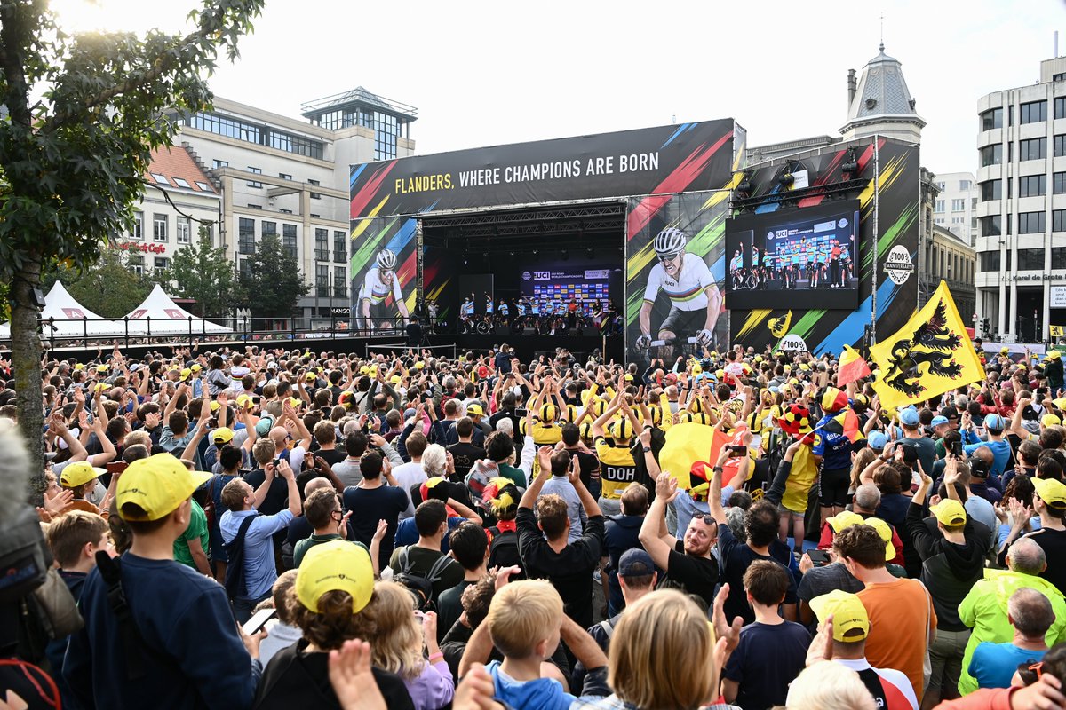 UCI_cycling's tweet image. A day to remember 🎉

#Flanders2021