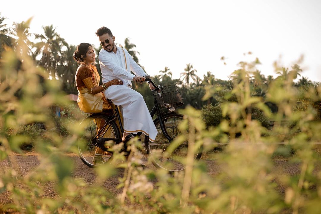 CandidVows's tweet photo. "The best thing to hold onto in life is each other." –Audrey Hepburn
#weddingshoot #prewedding #couples #inlove https://t.co/u7RAqDdnbA