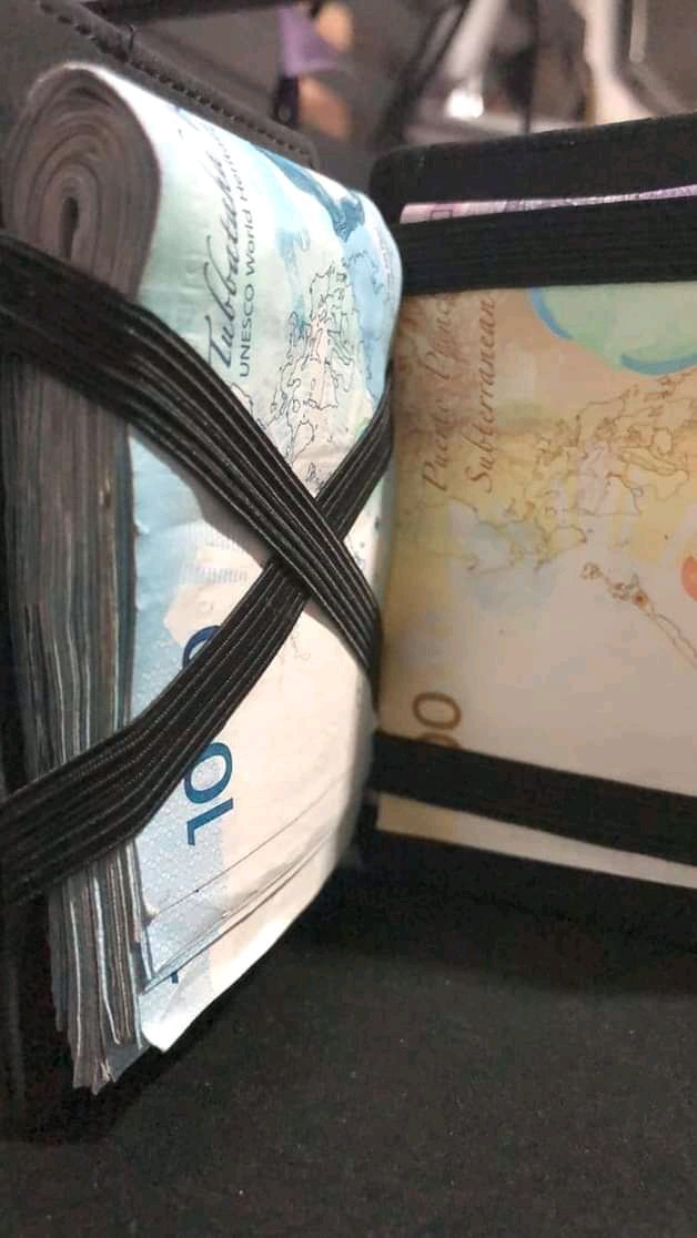zehruhyahs's tweet photo. Another one :D this is a sign na mag kaka pera ka na kapag nakita mo toh 💸 https://t.co/n2KFH89EZ1