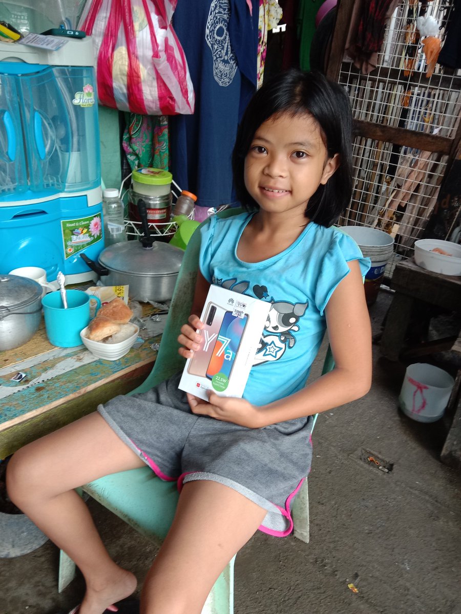BuenaBernal's tweet photo. Special thanks to my personal friends who without fanfare after having watched the interview w/ Jelian, the school girl featured in the TV segment above, raised funds for her gadget for online learning. Thank u to everyone who expressed intention to help out  w/ her studies.

2/3 https://t.co/v79ctYDR09