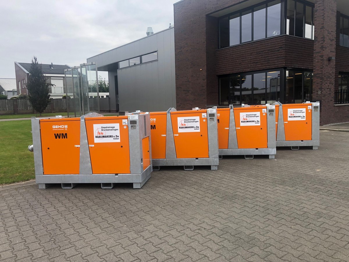 De eerste serie van 10 stuks nieuwe Geho bemalingspompen met hatz dieselmotor in een super geluidgedempte omkasting van BAT uit Twello