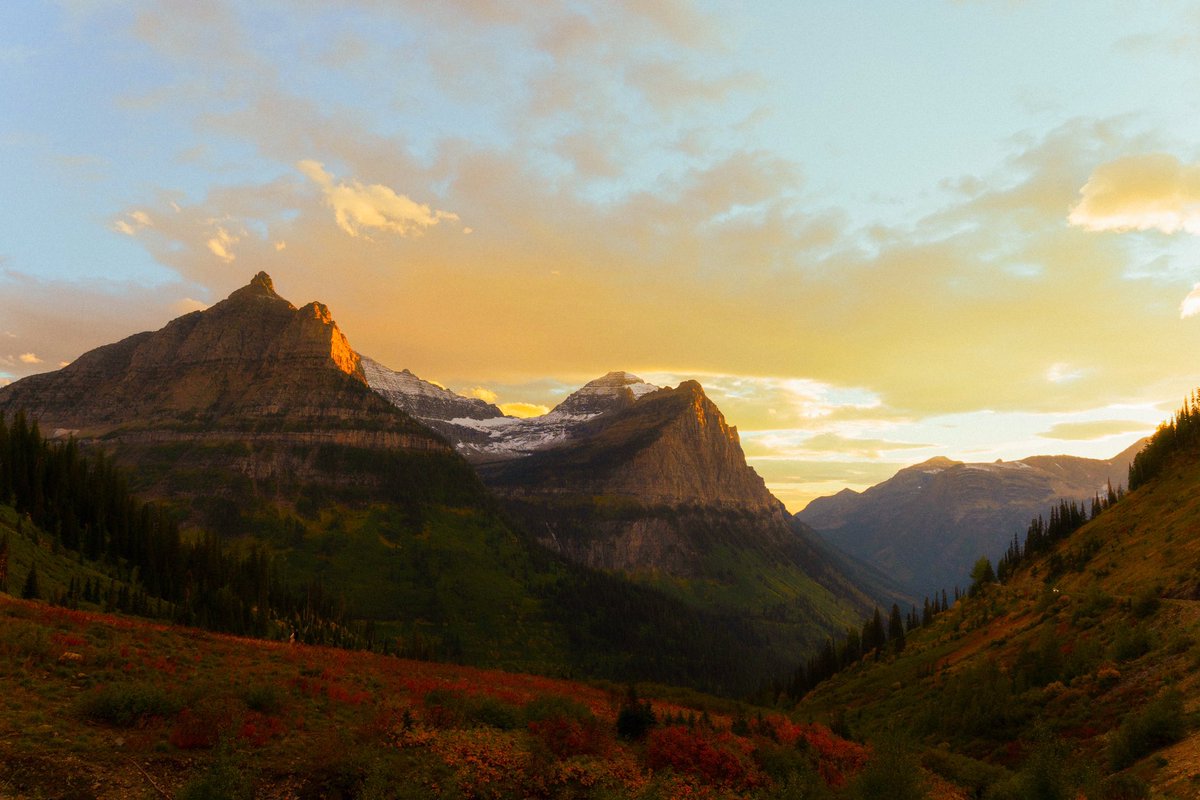 travellersplan's tweet photo. Glacier National Park is sooo pretty 🏔️ https://t.co/K1zCPhkT2a
