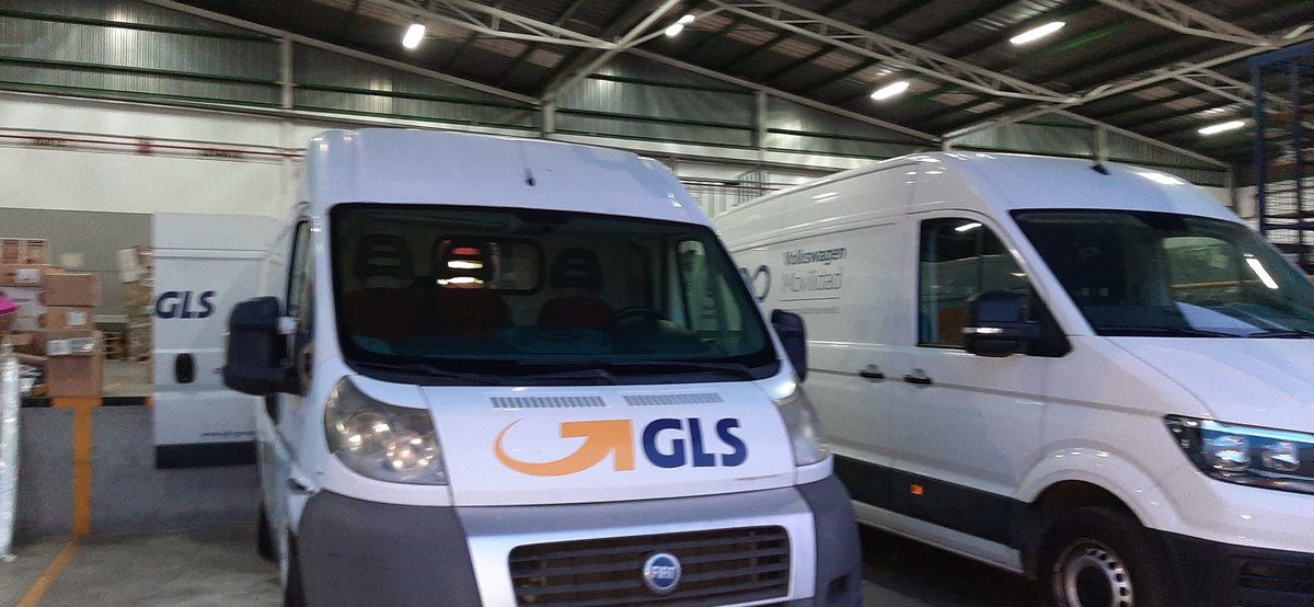 francis_alm's tweet photo. Empieza el #Driverday en Gls. Hoy con Manuel conductor de la oficina 18 GLS MEDITERRANEO de Almeria. @GLS_Spain #Driverday https://t.co/C64OWGSJga