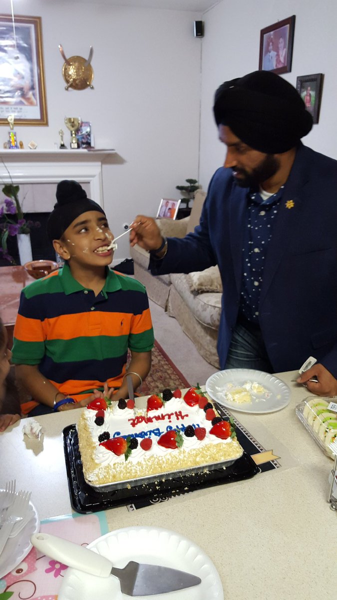 Himmat_Rai04's tweet photo. 2 Years 💔 Missing you a lot right now big dog 🙏🏽❤️ Hope your proud of everything i’ve been trying to do to carry on your legacy and continue to take care of the fam🥺 https://t.co/EpAu0kD1aR