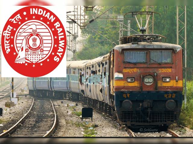 Omr_aftab's tweet photo. देश का युवा जानना चाहता हैं @RailMinIndia  आख़िर क्या मज़बूरी हैं रेल मंत्रालय की जो रेलवे ग्रुप डी एग्जाम को लेकर देरी कर रहा हैं ?
#railway_groupd_examdate https://t.co/DWqzBucUh6
