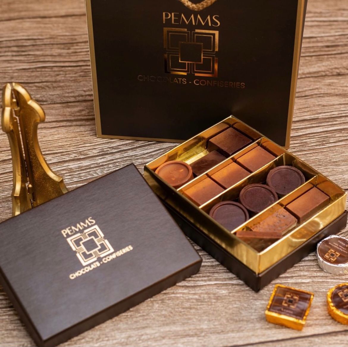 Forumduluxe's tweet photo. Les Chocolats &amp; Confiseries PEMMS mélangent l'#excellence et la quintessence du #chocolat produit en #CôtedIvoire. Ils vous transporterons sans escales, à travers les plus beaux terroirs ivoiriens. Réservez dès maintenant vos billets: https://t.co/9pidsZS47z #ForumDuLuxe #Abidjan https://t.co/jmjWfdPZCE