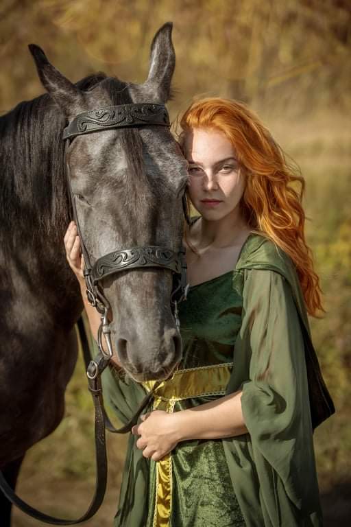 le_saac's tweet photo. Story of a bridle:
Dreamed by @novikovi_gretii . (Instagram)
We designed together.
By every pin, the magic  became stronger.
It came alive.
The miracle came into existance.
@prof_ography (instagram
Thank You
#leatherproduct #handmade #unique @le_saac  #horse  #cavalos https://t.co/qzUI06gDeV