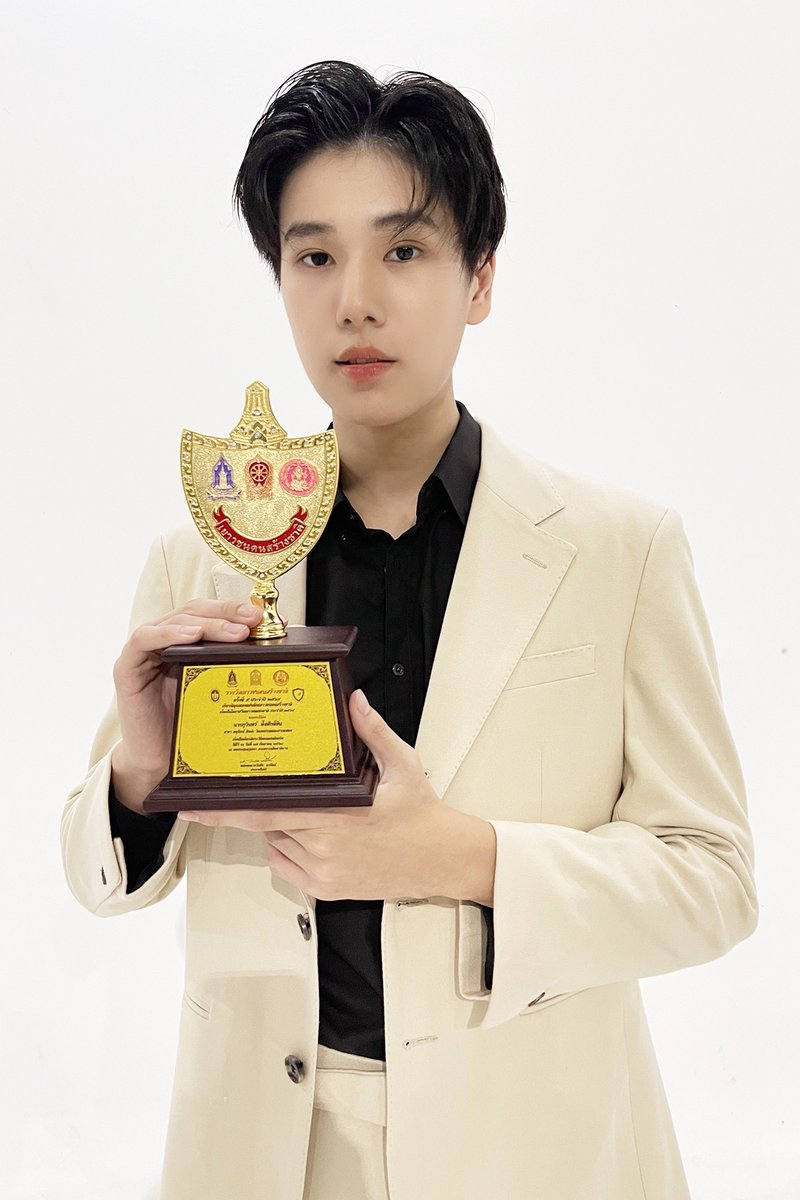 GMMTV's tweet image. ขอแสดงความยินดีกับ “ภูวินทร์ ตั้งศักดิ์ยืน” @phuwintang 
รับรางวัล “เยาวชนคนสร้างชาติ”  สาขา “อนุรักษ์ ศิลปะ วัฒนธรรมและการแสดง” ประจำปี 2564 เนื่องในวันเยาวชนแห่งชาติ ประจำปี 2564

#GMMTV