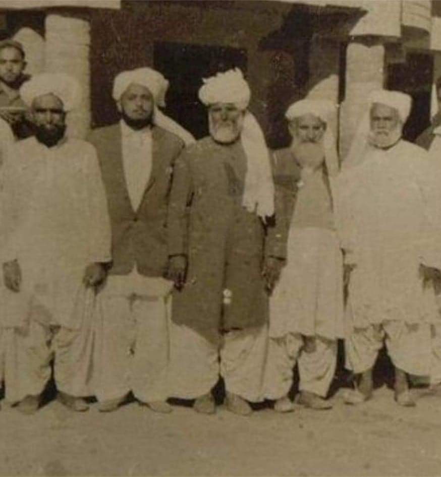 balochistanarch's tweet photo. بائیں سے دائیں حاجی میر دوست محمد خان کھوسہ، کامریڑ محمد امین خان کھوسہ، میر جعفر خان جمالی، سید دامن شاہ بادشاہ، میر بھاول خان کھوسہ کی یادگار تصویر۔
@jam_kamal 
@abbaskhoso99 
@tourism_archive https://t.co/6BEjdc7Btc