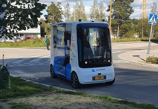 SmartMobilityFI's tweet photo. Vuosaaressa käynnistyy tänään #robottibussi'pilotti osana @Ride2Rail hankkeen toimintaa. Lue lisää Metropolian uutisesta ja hyppää kyytiin! Toteuttajina @metropolia #roboride @ForumVirium #smartmobility https://t.co/55sDpYjC4Q https://t.co/tHnaajYtvE