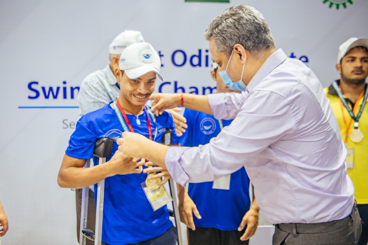 In a first, for a Odisha State Swimming Championship, 9 para swimmers competed in 6 special events at its 61st Edition which concluded yesterday.

Chief Guest, Secy, <a href="/EIT_Odisha/">E&IT Department Odisha</a> Shri <a href="/manojmishrasays/">Manoj Mishra ମନୋଜ ମିଶ୍ର</a> interacted with the young athletes and presented the medals to all of them.