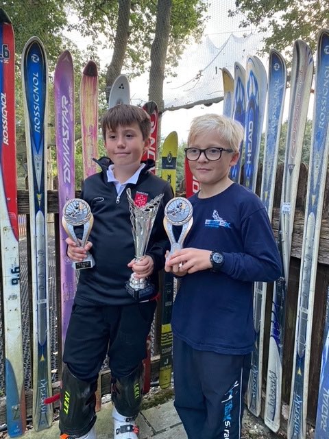 On Saturday, Leo was nominated 2020 Essex Ski Racing club U10 male champion and Raffy was awarded 2nd place in the same category.

This is a great recognition for both pupils who have shown so much commitment to the sport. Well done to both!! #skiing #training #trophy #1st #2nd🎿