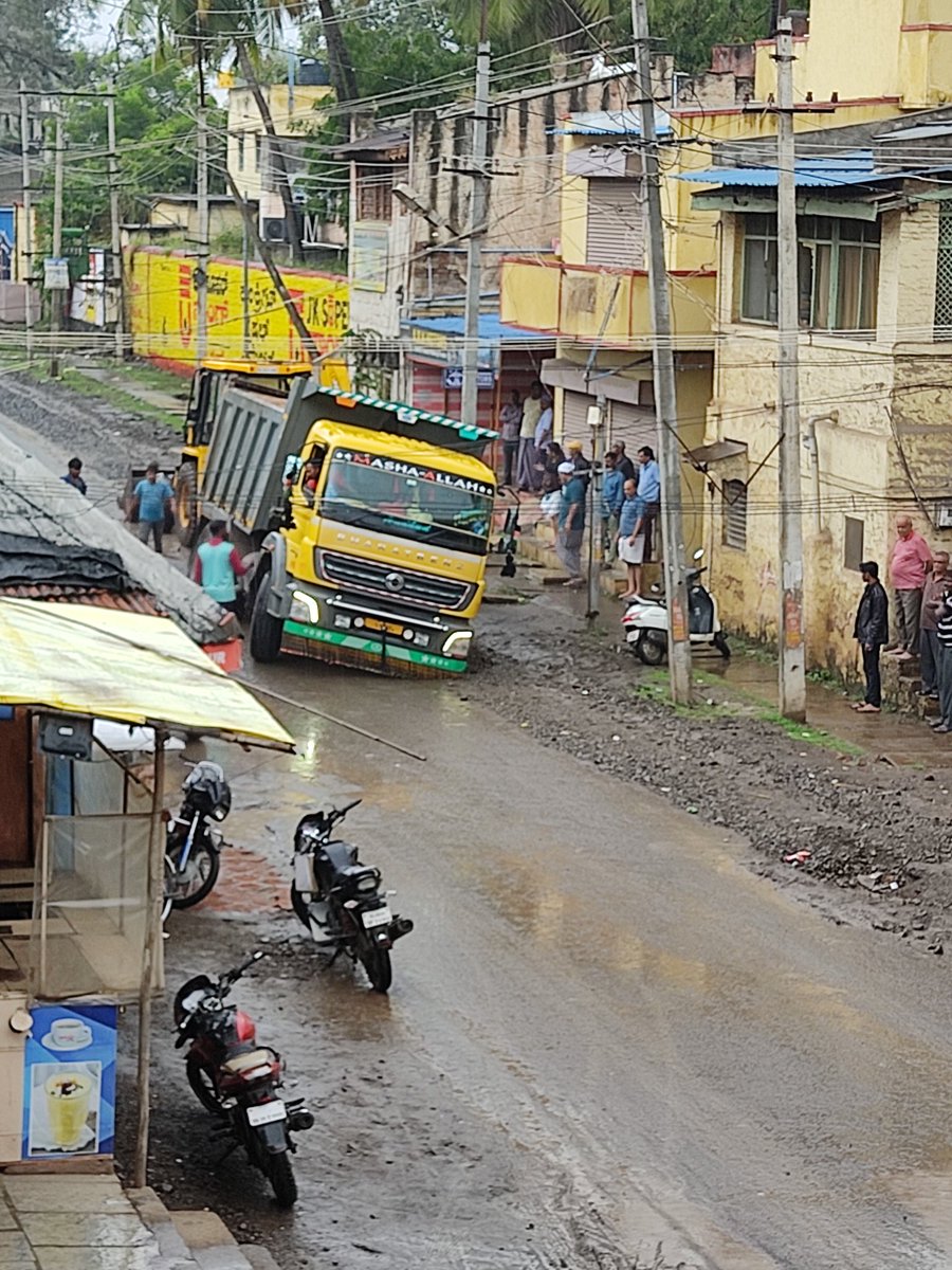 CitizensForum1's tweet photo. @CMofKarnataka @nitin_gadkari @PMOIndia @DcVijayapur @BJP4Karnataka @narendramodi This is Historical City Bijapur, District HC, Karnataka. Since past many year NO Road work is happened here.This is basic Amenities for The citizens.Plz do the needful. https://t.co/8UF80GyD74