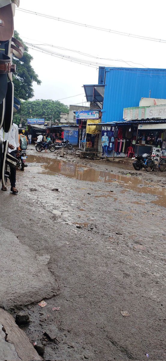 CitizensForum1's tweet photo. @CMofKarnataka @nitin_gadkari @PMOIndia @DcVijayapur @BJP4Karnataka @narendramodi This is Historical City Bijapur, District HC, Karnataka. Since past many year NO Road work is happened here.This is basic Amenities for The citizens.Plz do the needful. https://t.co/8UF80GyD74