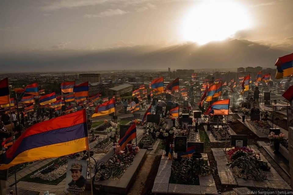 TMkrtchyan's tweet photo. A year ago #OTD #Azerbaijan,supported by #Turkey&amp;with participation of #Islamic mercenaries,started a war of aggression against #Armenia&amp; #Artsakh.As a result of the war part of Artsakh is occupied,1000s killed&amp;injured,100s captures with continuous existential threat 2 Armenians. https://t.co/VNZUEwhZtL