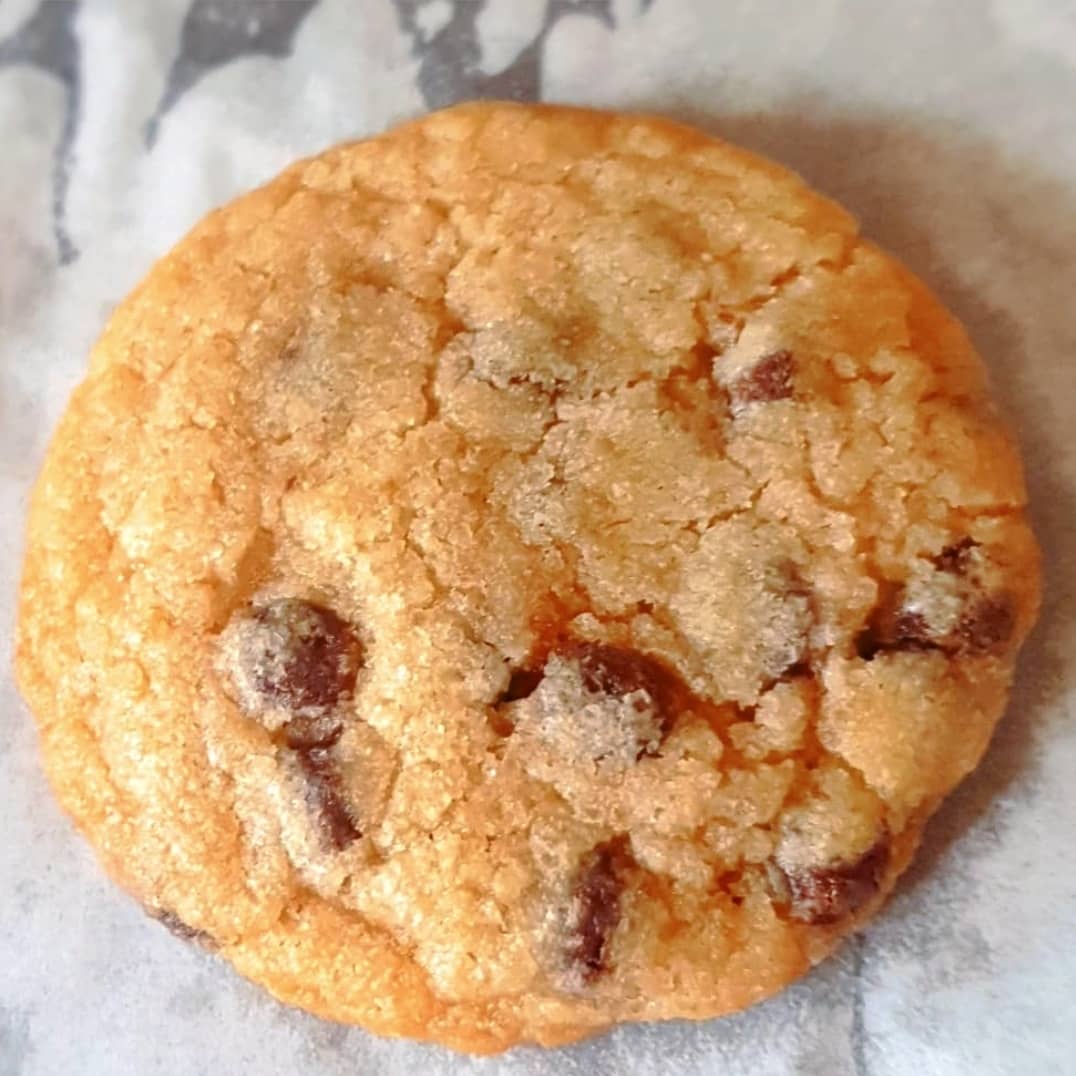CHOCOLATE CHIP COOKIES baked at #shitalsfoodcottage to get a sweet start to the week ahead to continue the #weekend feels !
Completely eggfree, it is a great #MondayMotivaton !!!
#mondaythoughts
#MondayMorning