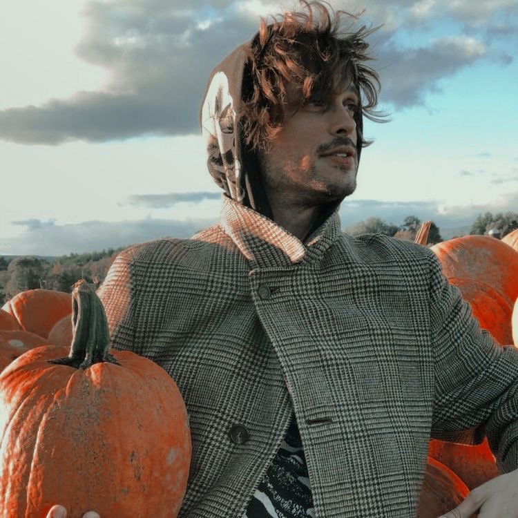 DrSWReid's tweet photo. Finally the time of year for a day out at the pumpkin patch! https://t.co/O8VMeSc7dc