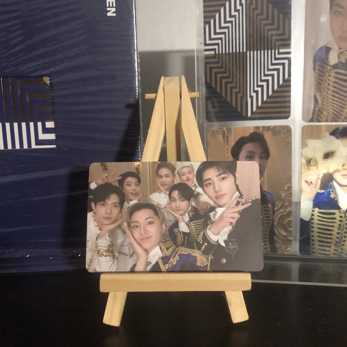 levantaer's tweet photo. i'm not a big fan of group pcs but this one just tugs all the right heart strings >\\\< finally i have u na! big thanks to @_hooncollects for packing this baby really really well! your packing style is my fav one everrrr! hope i could buy sumn from u again soon <3 #eiproofs https://t.co/6Fi6BxEYwq