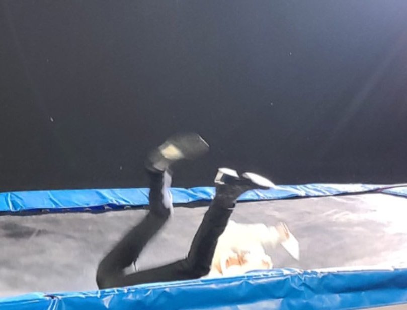 🅲🅾🅼🅴🆃 tweet media