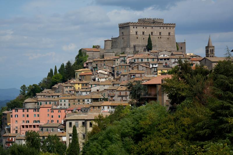 gianolinibike's tweet photo. Un #trekking nella faggeta del Monte Cimino, patrimonio #UNESCO, partendo da Soriano nel Cimino (#Viterbo). Da non perdere Sasso Naticarello, un grande masso posto in equilibrio su una sporgenza, tanto da poterlo far oscillare con una leva. Dettagli su https://t.co/500B8YND57 https://t.co/faW020zudj
