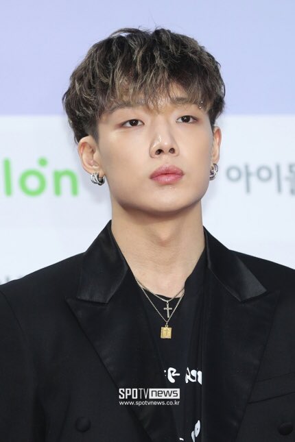 According to this article, iKON Bobby and his fiancée welcome their newborn baby today

The gender of their baby was not yet disclosed

Source: n.news.naver.com/entertain/arti…