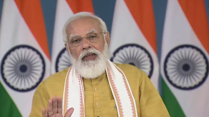 DilipSriAdv's tweet photo. मा.#मोदी जी ने करके दिखाया।
130 करोड़ आधार नंबर,118 करोड़ mobile subscribers,लगभग 80 करोड़ internet user,करीब 43 करोड़ जनधन बैंक खाते इतना बड़ा #Connected_Infrastructure दुनिया में नहीं है।#Digital_Infrastructure राशन से लेकर प्रशासन तक को तेज, पारदर्शी तरीके से लोगों तक पहुंचा। https://t.co/HHKIz5I3H1