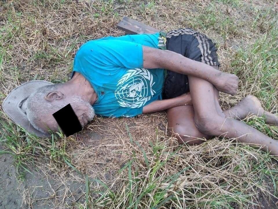 cape_diamond's tweet photo. #MYANMAR Photos reported by @IrrawaddyNews saying an older civilian man, wearing UN emblem t-shirt, was shot dead by junta troops at Kone Thar village in Kayah (Karenni) State’s Demoso township during the clashes on Sunday. 

#WhatsHappeningInMyanmar #BurmaCoup https://t.co/8795O0OqIB