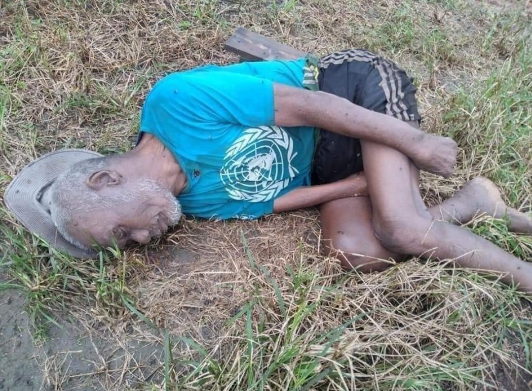 #Myanmar media &amp; many sharing this picture of a man reportedly shot dead in #Demoso, #Kayah state, eastern Myanmar. This striking a chord with many as he's wearing a #UN t-shirt when shot dead. Kayah is 1 of the states that has seen fierce fighting  #WhatsHappeningInMyanmar