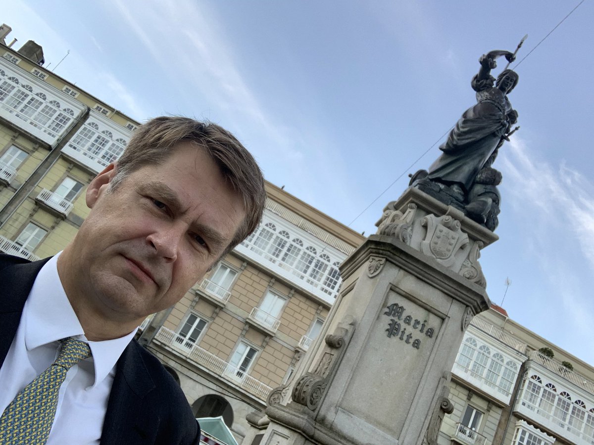 HughElliottUK's tweet photo. Parece que hace 432 años hubo un pequeño contratiempo en A Coruña https://t.co/RA3W7yHPET