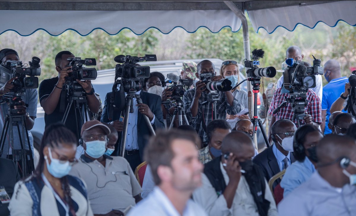 TheGreatLakesE1's tweet photo. 1) #Kagame’s visit to #Mozambique: A new dawn for Africa  https://t.co/aAsGsQlhb8 @clubOmozambique @ali_naka 

Thread https://t.co/kJLJcx4Zpv