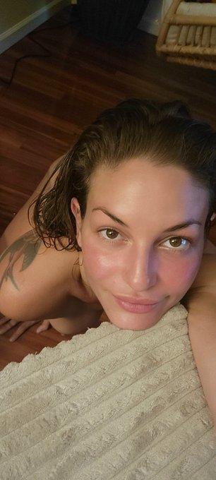 Sexting live on https://t.co/pMNSMWojW8 ((yes it's really me!!!!!!!)) https://t.co/zC87E82Eaj<a href="/tag/avn"class="tags"><span>#avn</span></a>