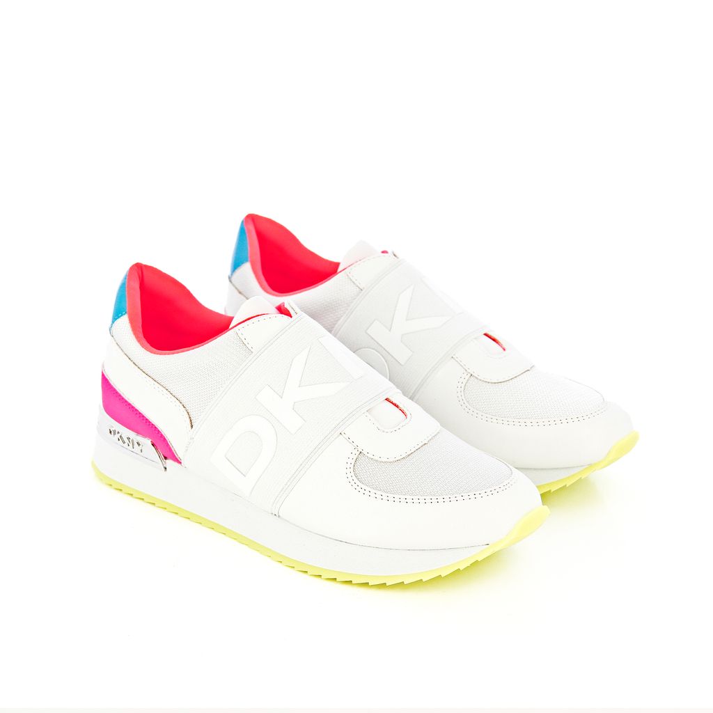 Red_Lifestyle's tweet photo. Colour me happy 😍
Spring marks the triumphant return of colour. The best way to inject some fun into your closet is to add a pop of colour to your shoe closet or handbag collection from #PreviewTheDesignerCollection.
These are some of our top picks for the new season ❤️ https://t.co/dSBCqKiMYu