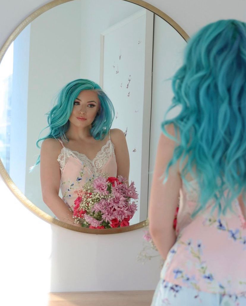InBloomLingerie's tweet photo. Scalloped lace highlights the neckline of a floral-satin chemise complete with crisscrossing back straps. Available @nordstrom! 

🌸 @xomerlissa 
📸 @superkengaming https://t.co/6qEubQYHSt