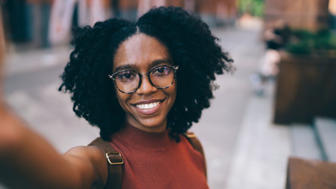 letsokhi's tweet photo. Meet Juliet, our quintessential OkHi user.
She lives in Lagos, works in marketing at a bank and uses her verified OkHi address to enjoy better services.
We are building a world where anyone can use their OkHi address to access the services they need.
#BeIncluded #LetsOkHi https://t.co/R5QnEbWgGw