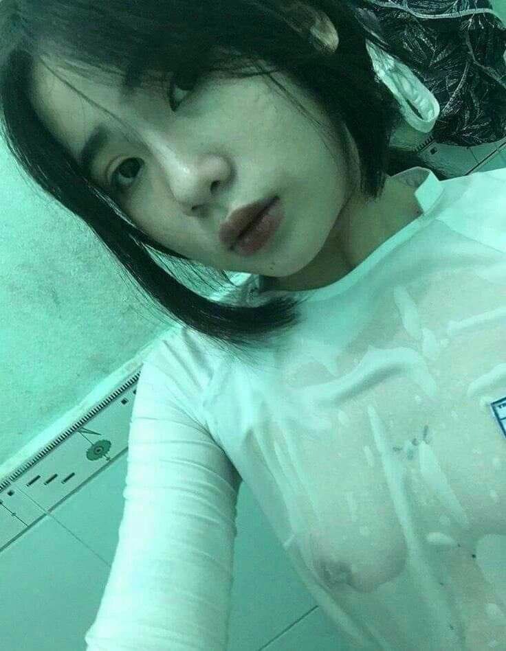 linhzam69's tweet photo. thầy nói đi học về phải tắm. em tắm vày đc chưa thầy https://t.co/XnlamwTazF
