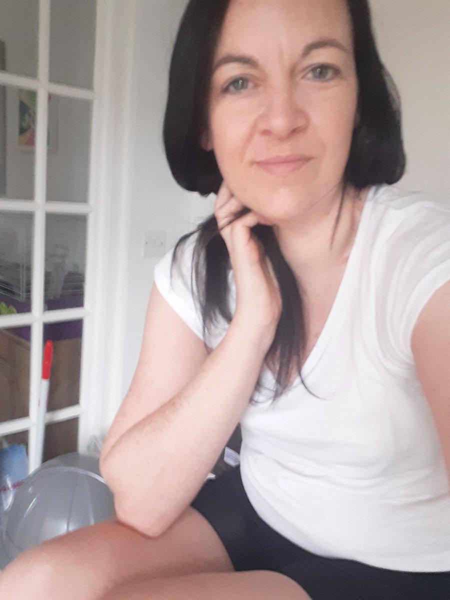 Lowiseowl's tweet photo. Shitty weather ☔ but I am hanging onto the shorts for as long as poss 😂
Off for a pre op covid test now then OMG 3 sleeps til the op I don't want!!
Anyone wanna take my place?!
#FuckCancer
#IGotThis
#BitNervous
Have a nice, if wild and windy Monday 🌀🌧 https://t.co/PyPgxzQdYv