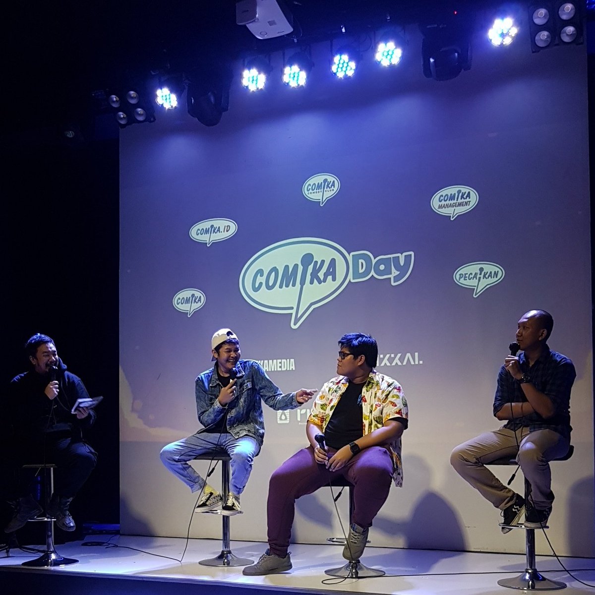 ulwanfakhri's tweet photo. HAHAHA PSYWAR TEROS!
@Jekibarr @nopeknovian_ @Okirenggaa
#ComikaDay #ComikaComedyBrawl @comikaevent
Live di sini yak:
https://t.co/jHCL54Pn4D https://t.co/E9kgBk8ohL