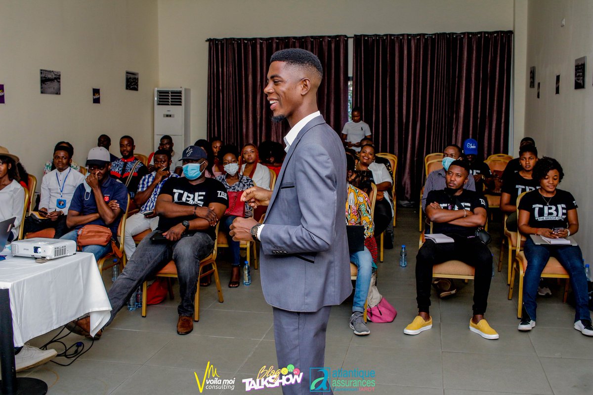 VoilaMoiCreativ's tweet photo. Quand @AtomeBlogueur met la veste😌
Atelier validé samedi dernier pour Douala🎯✅
Ravi d’avoir satisfait les attentes.👌🏾
RDV samedi à Yaoundé
Inscrivez-vous ici 👉🏾 https://t.co/u7RbxMkQxw
Contacts : 693702903 / 698907660
#VoilaMoiConsulting #DigitalMarketing #DemonstrACTION https://t.co/SO7rI15hGq