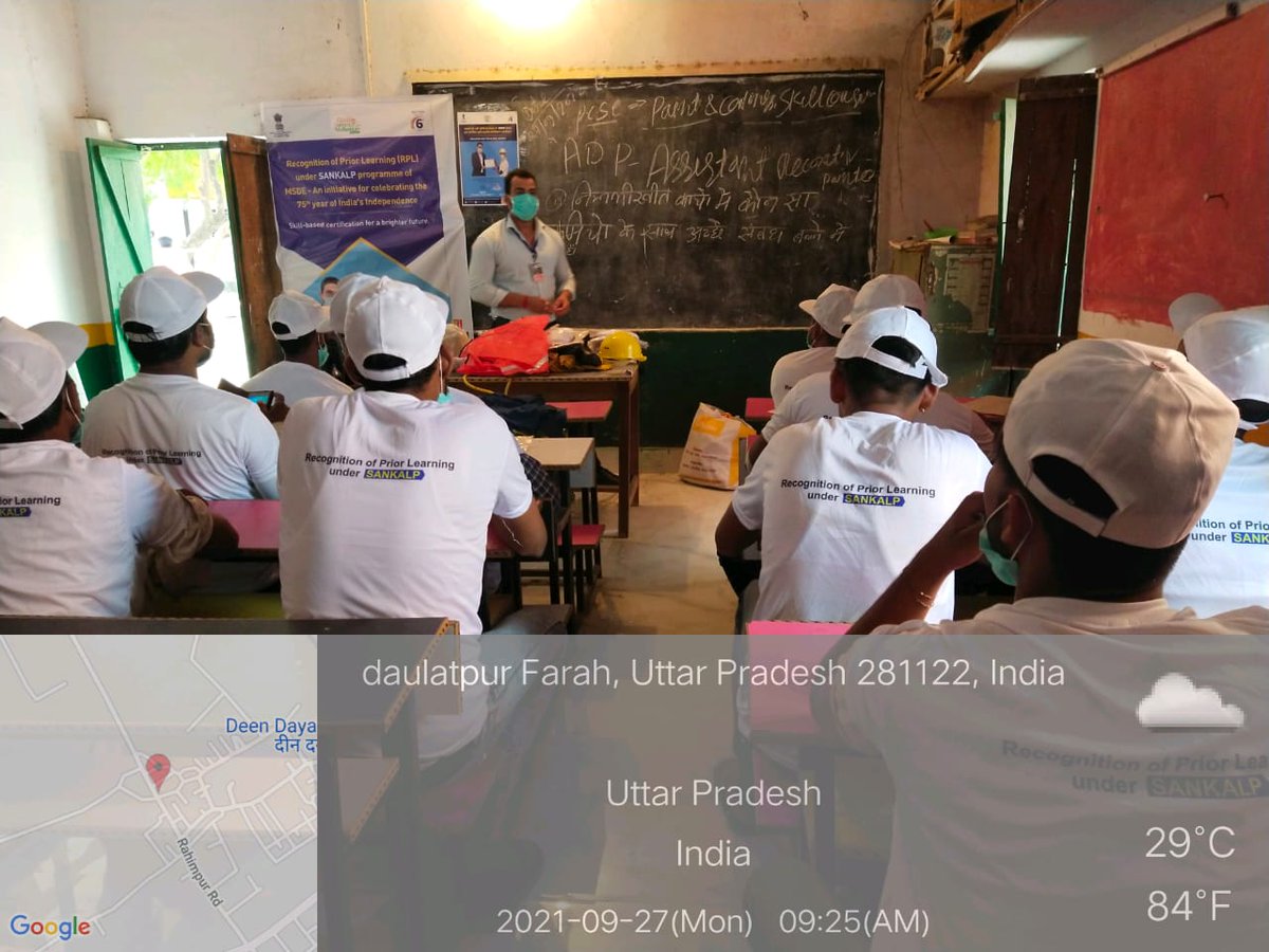 BloomingMulti's tweet photo. Few glimpses from 4th day of #sankalp2021 #RPL training done by #Bloominglife for Astt Decorative Painter Job Role at Daulatpur Farah #Mathura #UttarPradesh 27Sept2021
@UPSDMOfficial

 @PaintsnCoatings  
@MSDESkillIndia

#SkillWithPCSC #SkillIndia #MSDE #AzadiKaAmritMahotsav https://t.co/90xYDVQII5