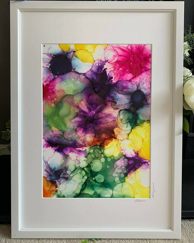 I’m hoping this will brighten your Monday morning! Brand new work ‘Kaleidoscope’. Multi coloured pieces can be a bit daunting to make but I’ve loved the ones I’ve created, will definitely do more! This is part of #undertherainbow exhibition as it definit… instagr.am/p/CUUMuCXsiWo/