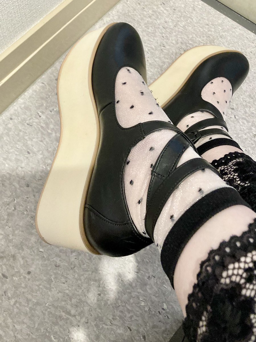chiakiartstory's tweet photo. 買ってそのまま履いて帰ってくるやつ！😍

#TOKYOBOPPER

ついさっきまでコンバースの厚底とか言ってたけど、もうそのことは忘れた。 https://t.co/0BWsEV1UBa
