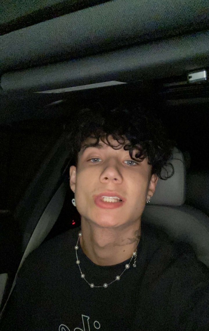 safeplacejxdn's tweet image. Baby blue eyes🖤