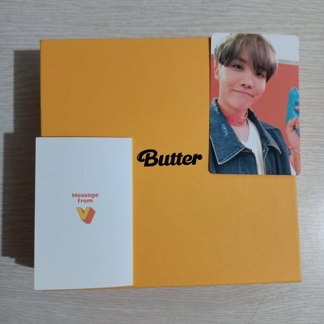 artmajesty_ph's tweet photo. WTS | LFB
Onhand Butter album
Fresh pull
#artmajestyph #taehyungbutterpc #jkpc #hobipc #butteralbum https://t.co/ttG8z5zmVc