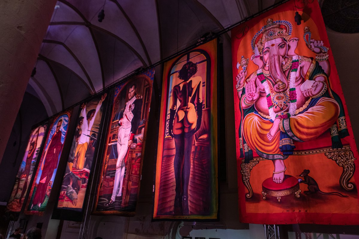LostParadiseJMV's tweet photo. Lost Paradise at night! 🌜Werken van Jan M Verburg met de prachtige lichtshow van Joerie Vermeulen! 
📷: Sharon Vreeburg #lostparadise #janmverburg https://t.co/nJrGcHUFdt