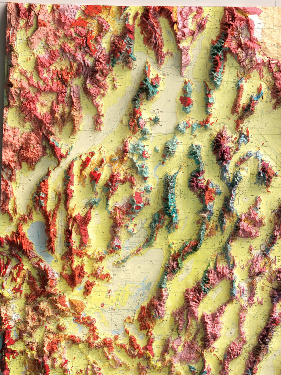 hellovizart's tweet photo. Anticipation of our next print on sale.
Can you guess the map?
#map #gis #geologic #guessthemap #usmap https://t.co/glL3UrW04Q